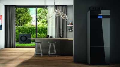 Helles Badezimmer mit moderner Sanitärausstattung